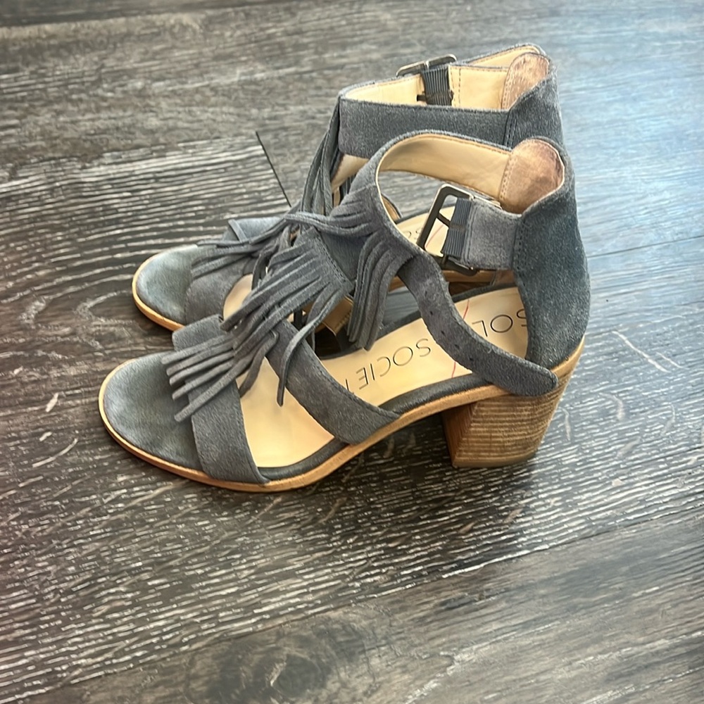 Blue Sole/Society Fringe Heel size 6